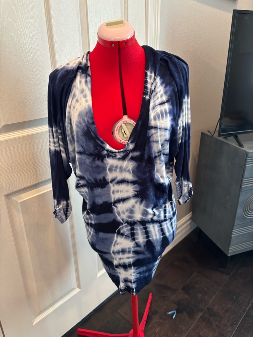 Women's Navy and White Tie-Dye V-Neck Tunic